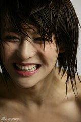 幻灯图：贾青转战影视圈受认可 诠释温柔灵动小女人