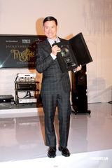 幻灯：张学友推全新大碟 因版税问题或将被无线封杀