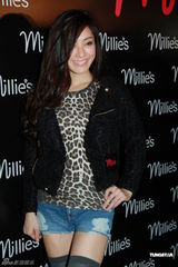 组图：林峰徐子珊出席活动 皆表态不会离开无线