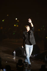 独家高清：GD胜利EXO等唱响StayG演唱会