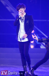 组图：韩团SJ少女时代等亮相《GS&CONCERT》