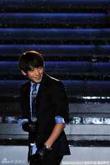 幻灯：世博会音乐盛典群星璀璨  张韶涵舞台失足