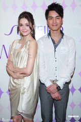 组图：陈法拉白色情人节出席活动 自称静待惊喜