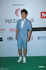 高清组图：蒙嘉慧怒对偷拍者 直言艺人很可怜 