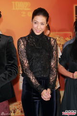 组图：钟嘉欣陈展鹏等主演齐聚 萧正楠否认绯闻