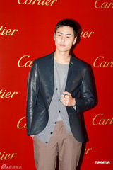 高清组图：刘嘉玲阮经天张智霖出席名店开幕派对