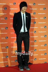 组图：李秉宪等出席汽车发布会 帅男靓女众星闪烁