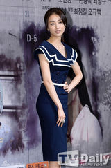 组图：李准基《Two Weeks》发布 西装笔挺帅气