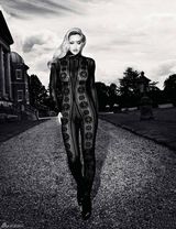 组图：芭儿-莱法利杂志大片性感野性 纤腰翘臀诱人