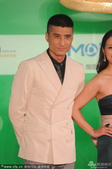 组图：上视节赵寅成钟汉良红毯惹粉丝尖叫