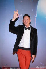 组图：张家辉帅气西装与激战演员一同现身