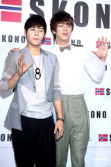 高清组图：俊英同俊台北走秀 帅气可爱表现专业