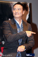 组图：任达华出席《大追捕》韩国新闻发布会