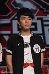 幻灯组图：快男300强突围赛首场 9位选手晋级60强