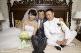 组图：《搞定岳父大人》发林鹏搞怪婚纱照
