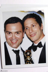 组图：金球奖后台大头照 获奖者卖萌开心留影