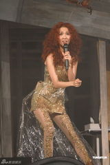 组图：薛凯琪开唱陈奕迅上台 避谈与方大同拍拖