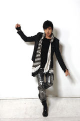 幻灯图集：俞灏明韩国宣传照曝光 潮男展成熟魅力