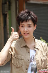 组图：黄子华王君馨《My盛Lady》枪战戏逼真