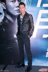 组图：古惑仔将登红馆开唱 陈小春感慨落泪