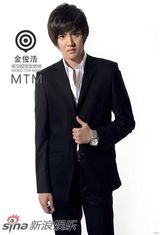 幻灯图集：金俊浩时尚大片 展帅气型男风