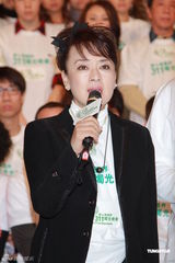 组图：成龙曾志伟等众星出席爱心无国界311烛光晚会 