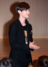 组图：东方神起昌珉宣传新剧 李妍熙刘荷娜低胸性感