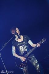 组图：黄义达十一长假不停歇 亮相三地音乐节