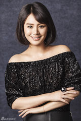 组图：马思纯复古写真变熟女 小露香肩添性感