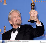 组图：《烛台之后》道格拉斯获迷你剧最佳男主