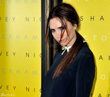 高清组图：维多利亚现身伦敦时装周弧形靴抢眼