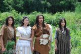 高清组图：孙菲菲女娲造形曝光 身披羽毛展迷人风情