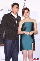 组图：陈妍希抹胸裙亮相 彭于晏惊喜助阵