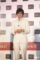 高清图：郑元畅不担心限娱令 曾为戴眼镜故意近视