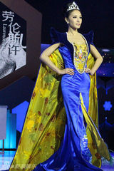 组图：众星冬夜闪耀时尚大典 倪妮甜美梁静霸气