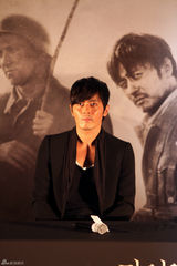 组图：《登陆》釜山见面会 张东健范冰冰等亮相