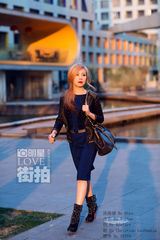 明星爱街拍：蔡健雅暖色街拍 与自己的时尚对话