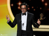 组图：艾美奖现场 迈克尔-阿兰获喜剧类最佳导演奖