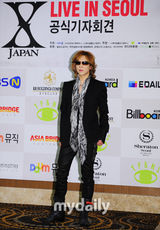 组图：日本摇滚乐队X-JAPAN韩国开记者会 28日开唱