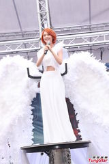 组图：杨丞琳签唱会砸百万 化身天使登场