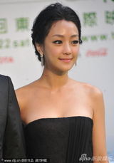 组图：隋棠扫金钟阴影战东京 谢欣颖黑低胸裙争艳