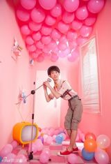 组图：《快男》海选“奇葩男”写真风格多样