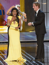 组图：印度裔女孩首获美国小姐桂冠 跳宝莱坞舞