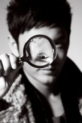 幻灯图：黄晓明俊朗写真 风声中的一把刀