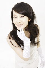 幻灯图：尹媗纯美写真曝光 邻家女孩知性动人 