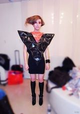 组图：尚雯婕惊异造型盘点 老人妆独领风骚