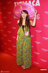 组图：官恩娜签华纳否认逼走薛凯琪