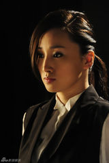 组图：李艳《一代枭雄》帅气军装霸气出镜