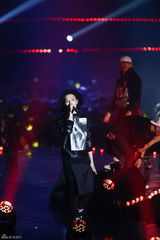 独家高清：GD胜利EXO等唱响StayG演唱会