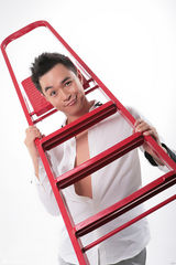 组图：董易晋调皮性感写真曝光 阳光男孩也魅惑